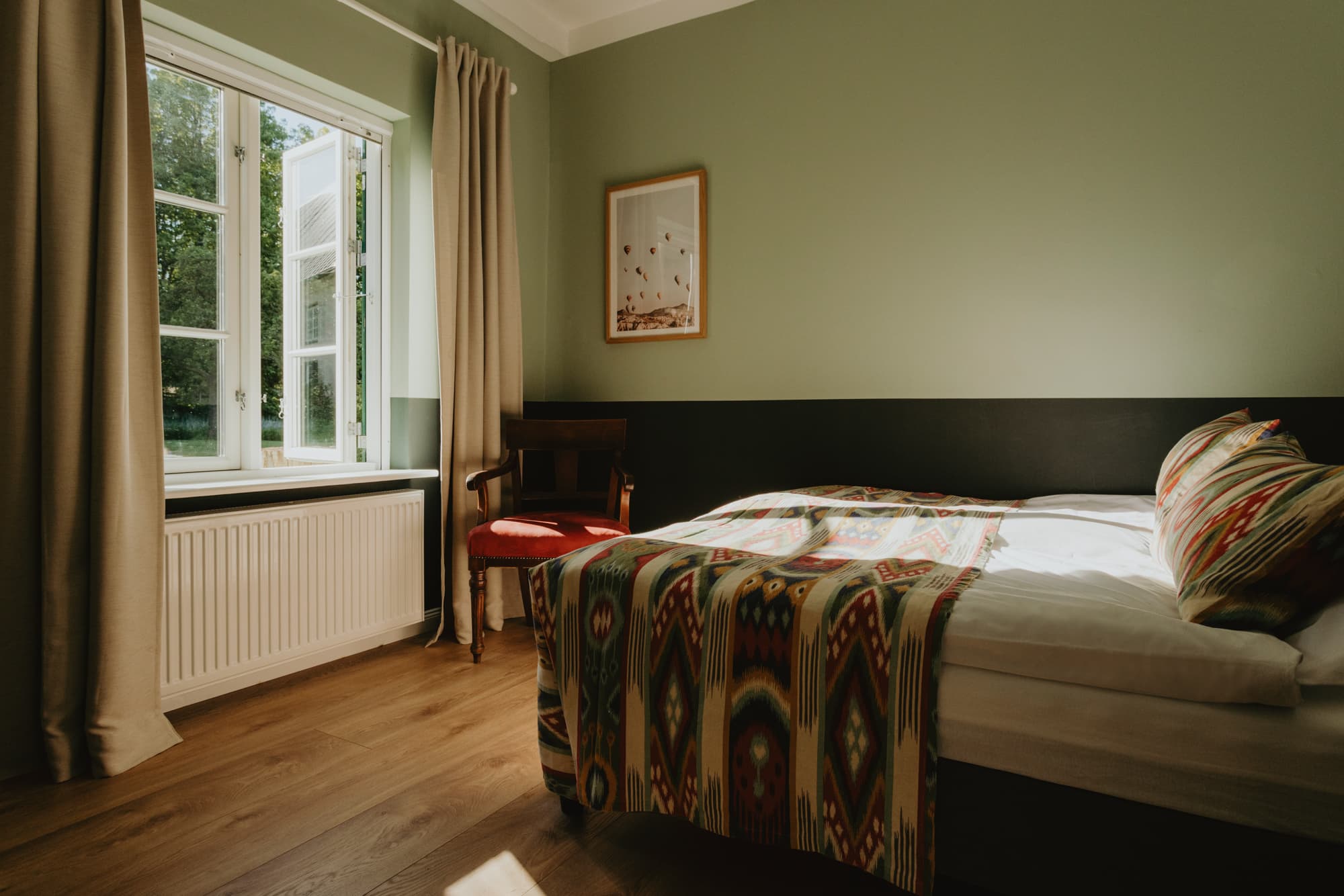 Schlafzimmer unten ( 1,60m Bett)